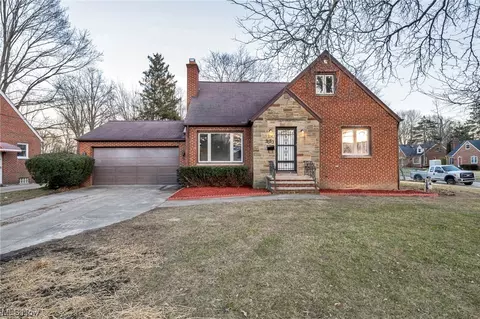 3053 Walter Rd, North Olmsted, OH 44070