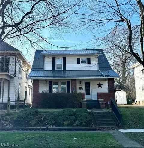 339 N 9th N, Coshocton, OH 43812