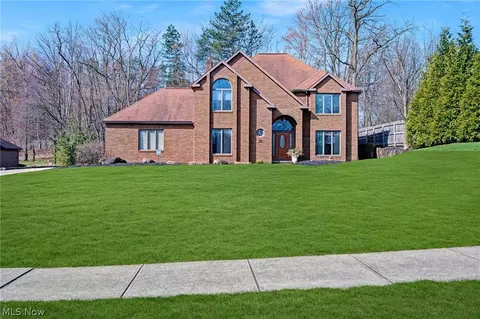 5390 Valley Woods Dr, Independence, OH 44131