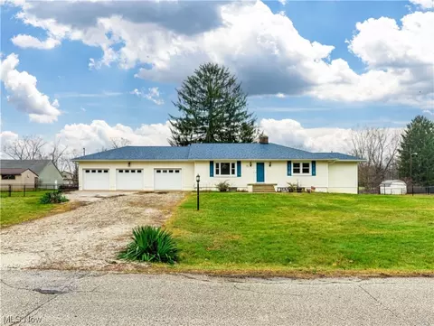 38 Clement, New Franklin, OH 44319