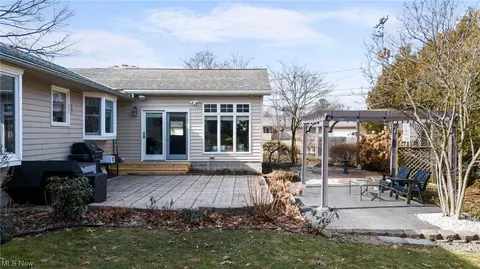 Exterior - 5519 Riveredge Dr, Elyria, OH 44035 photo 7 of 8