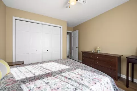 Bedroom - 5519 Riveredge Dr, Elyria, OH 44035 photo 6 of 10