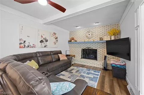 Living - 5519 Riveredge Dr, Elyria, OH 44035 photo 5 of 12