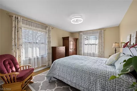 Bedroom - 5519 Riveredge Dr, Elyria, OH 44035 photo 7 of 10