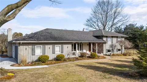 5519 Riveredge Dr, Elyria, OH 44035