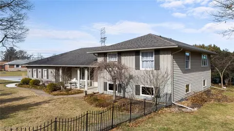 Exterior - 5519 Riveredge Dr, Elyria, OH 44035 photo 2 of 8