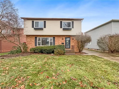 4623 W 228th St, Fairview Park, OH 44126