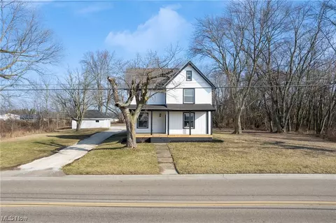 2038 Richville Dr SE, Massillon, OH 44646