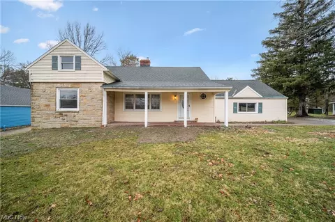 5203 Ridgebury Blvd, Lyndhurst, OH 44124