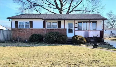 4605 Meadow Ln, Lorain, OH 44055
