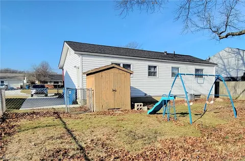 4605 Meadow Ln, Lorain, OH 44055 photo 14