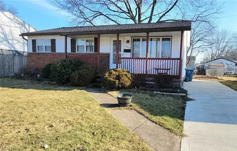 4605 Meadow Ln, Lorain, OH 44055 photo 2