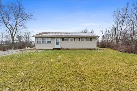 3134 Grafton Rd, Brunswick, OH 44212