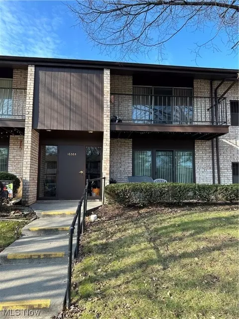 16365 Heather #203, Middleburg Heights, OH 44130