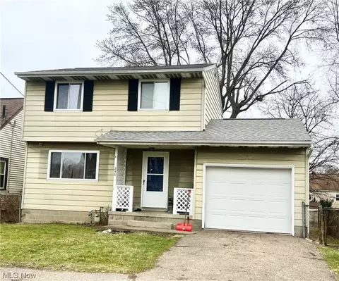 250 Indiana Ave, Louisville, OH 44641