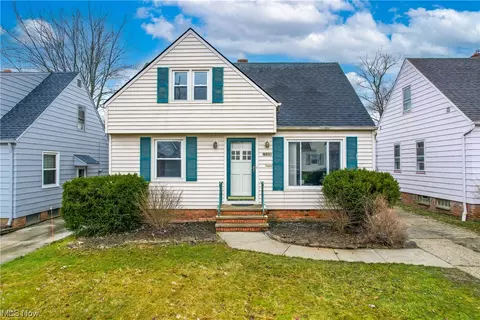15308 Maplewood Ave, Maple Heights, OH 44137