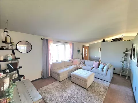2001 W 39th St, Lorain, OH 44053 photo 5