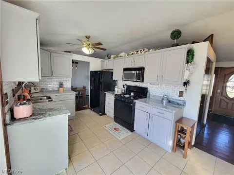 2001 W 39th St, Lorain, OH 44053 photo 11
