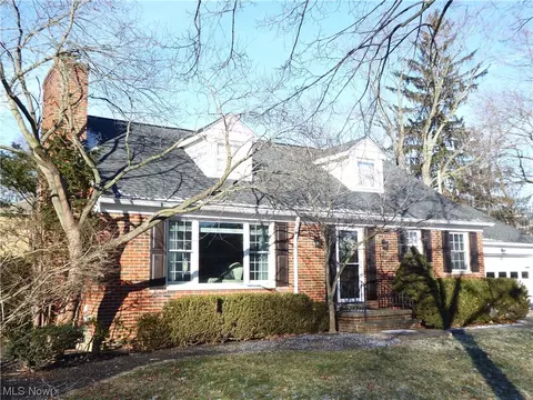 3470 Colletta Ln, Cleveland, OH 44111