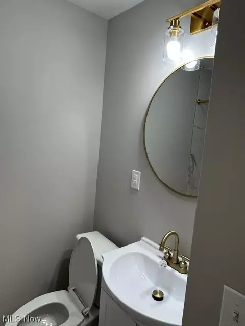 20908 Hansen Rd, Maple Heights, OH 44137 photo 8