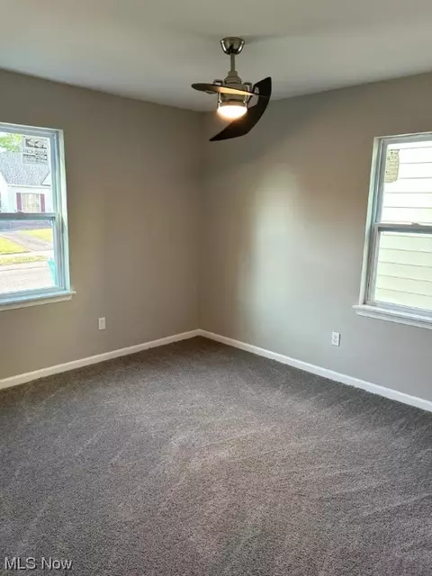 20908 Hansen Rd, Maple Heights, OH 44137 photo 6