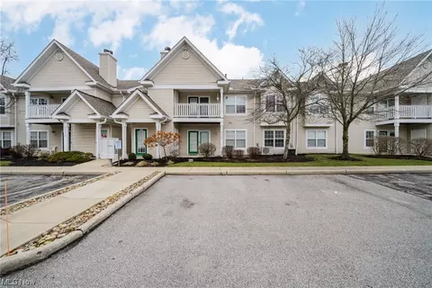 22660 Lenox #214, Fairview Park, OH 44126