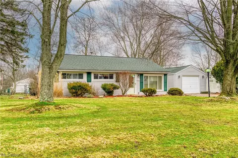1661 W Idlewood, Twinsburg, OH 44087