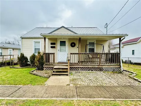 711 Pomeroy Pike, Belpre, OH 45714