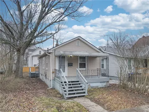 559 Corice, Akron, OH 44311
