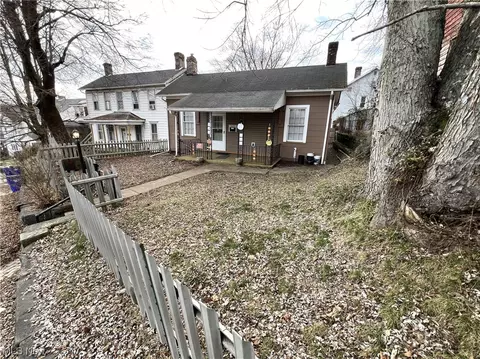 823 Saint Clair Ave, East Liverpool, OH 43920