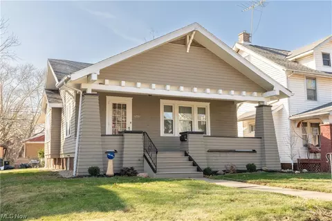 1251 Perkins NW, Canton, OH 44703