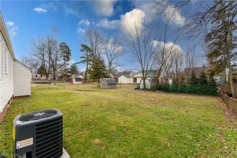 Exterior - 2924 17th St NW, Canton, OH 44708 photo 3 of 6