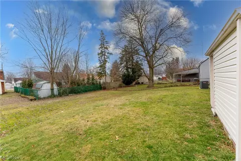 Exterior - 2924 17th St NW, Canton, OH 44708 photo 4 of 6