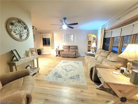 2011 Camelot Dr, Parma, OH 44134 photo 7