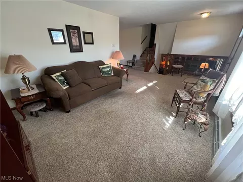 149 Calico Dr, Dover, OH 44622 photo 4