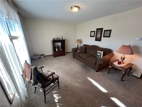 149 Calico Dr, Dover, OH 44622 photo 6