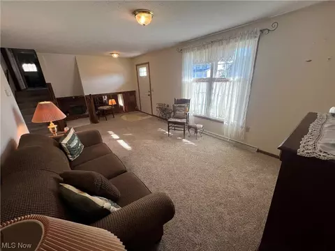 149 Calico Dr, Dover, OH 44622 photo 3