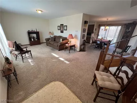149 Calico Dr, Dover, OH 44622 photo 5