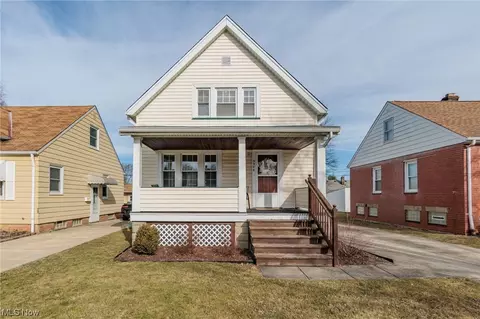 3906 Yorkshire Ave, Parma, OH 44134