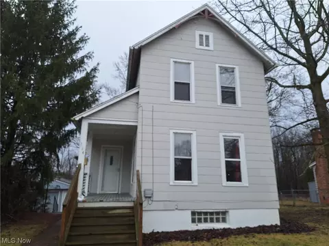 114 W Glendale, Bedford, OH 44146