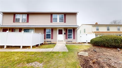 20408 Williamsburg Ct #206C, Middleburg Heights, OH 44130