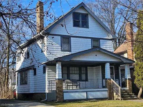 1002 Pembrook Rd, Cleveland Heights, OH 44121