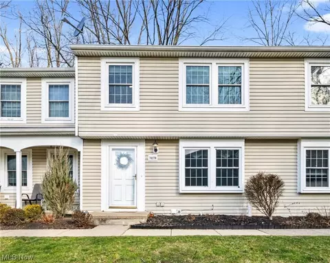 7427 N Chestnut Commons Dr, Mentor, OH 44060
