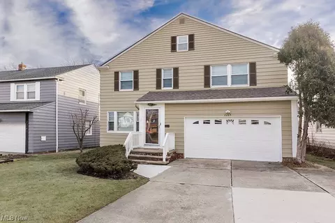 2265 S Green Rd, Beachwood, OH 44122