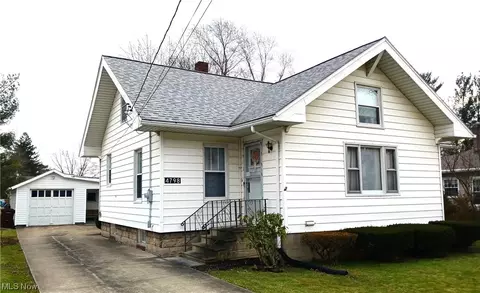 4798 Damon NW, Warren, OH 44483