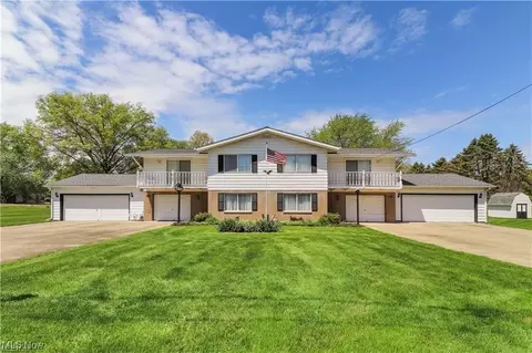 2512 Twin Lks, Uniontown, OH 44685