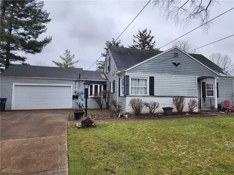 6589 Solon Blvd, Solon, OH 44139