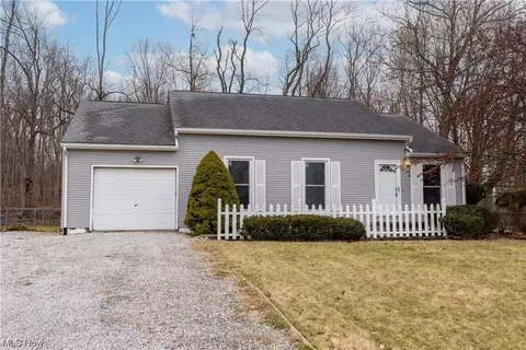 5496 Brewton Ave NW, Canal Fulton, OH 44614