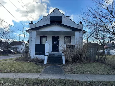 13512 Chapelside, Cleveland, OH 44120