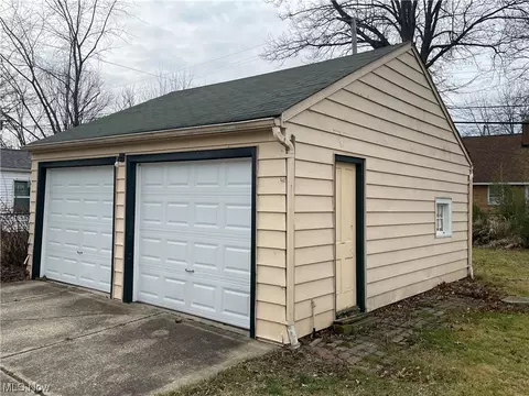 316 E 246th St, Euclid, OH 44123 photo 20